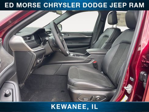 New 2026 Jeep Grand Cherokee Altitude AWD/4WD image 9