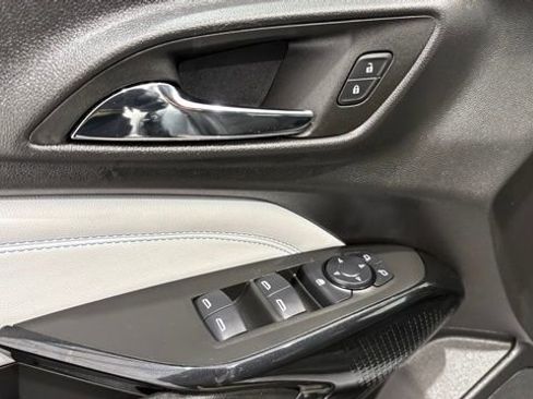 Used 2025 Chevrolet Trax LT w/ LT Convenience Package image 14