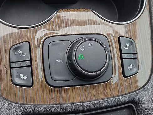 Used 2023 GMC Acadia SLE w/ Driver Convenience Package image 26