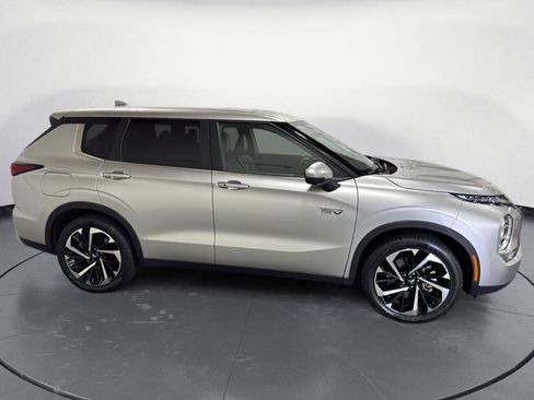 Used 2024 Mitsubishi Outlander SE AWD/4WD image 5