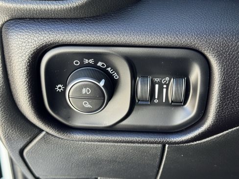 Used 2024 RAM 3500 Laramie image 28