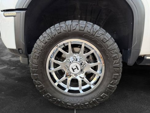 Used 2025 GMC Sierra 2500 Denali Ultimate AWD/4WD image 9