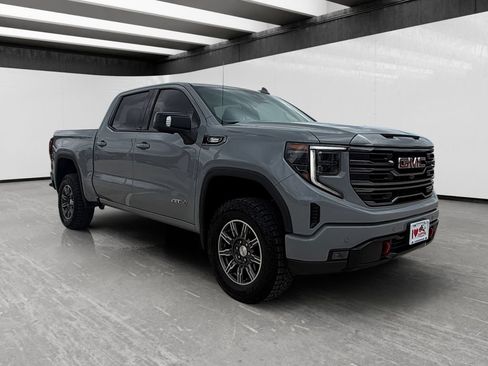 Used 2024 GMC Sierra 1500 AT4 w/ Technology Package AWD/4WD image 7