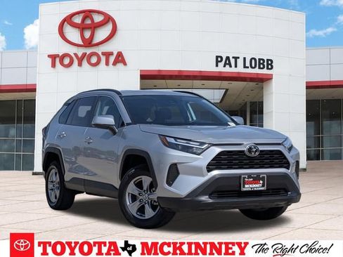 Used 2025 Toyota RAV4 XLE FWD image 1