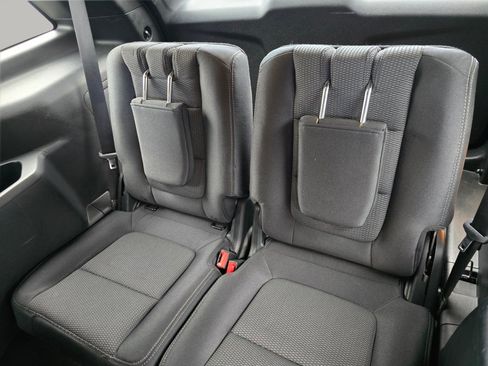 Used 2018 Ford Explorer XLT w/ Equipment Group 201A AWD/4WD image 23