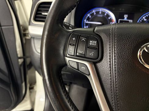 Used 2015 Toyota Highlander Limited w/ Driver Technology Package AWD/4WD image 28