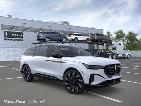 New 2026 Lincoln Nautilus Reserve image 7