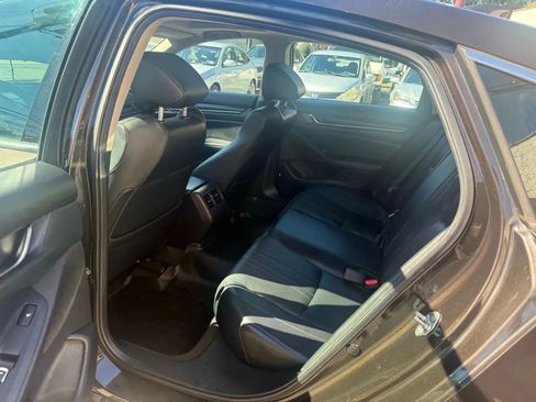 Used 2018 Honda Accord Touring image 14