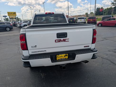 Used 2016 GMC Sierra 2500 SLT w/ All-Terrain HD Package AWD/4WD image 7