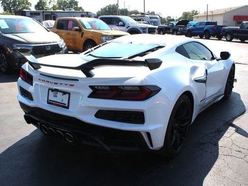 Used 2025 Chevrolet Corvette Z06 w/ Z07 Performance Package image 17