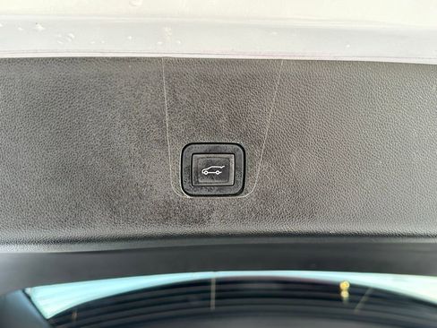 Used 2023 Chevrolet Traverse Premier w/ Redline Edition image 18