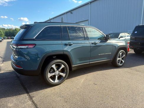 New 2026 Jeep Grand Cherokee Limited AWD/4WD image 2