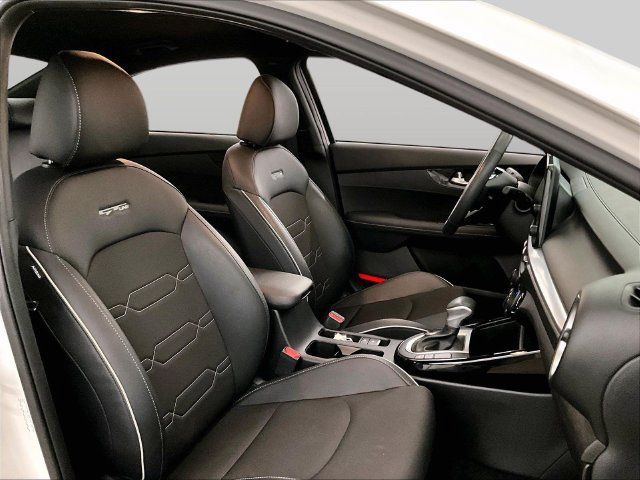 Used 2023 Kia Forte GT-Line w/ GT-Line Technology Package FWD image 7