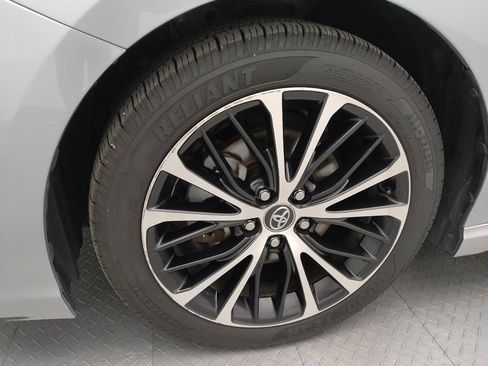 Used 2020 Toyota Camry SE FWD image 31