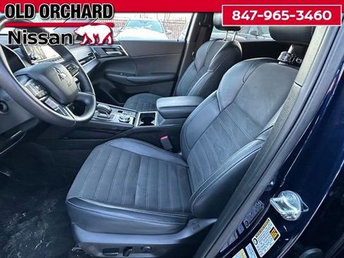 Used 2024 Mitsubishi Outlander SE Black Edition image 10