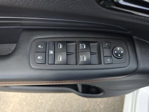 Used 2025 Dodge Durango GT AWD/4WD image 34