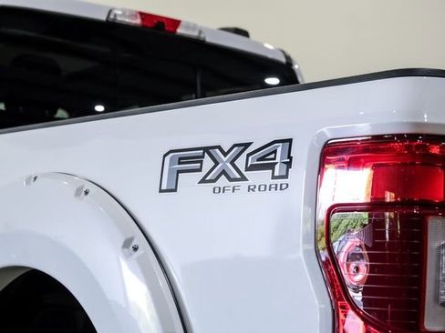 Used 2020 Ford F250 Lariat image 11