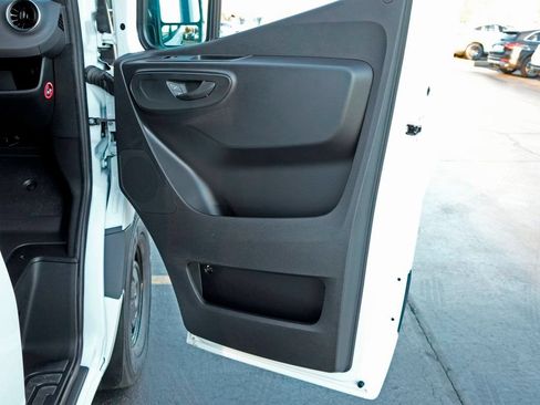 Used 2026 Mercedes-Benz Sprinter 2500 image 19
