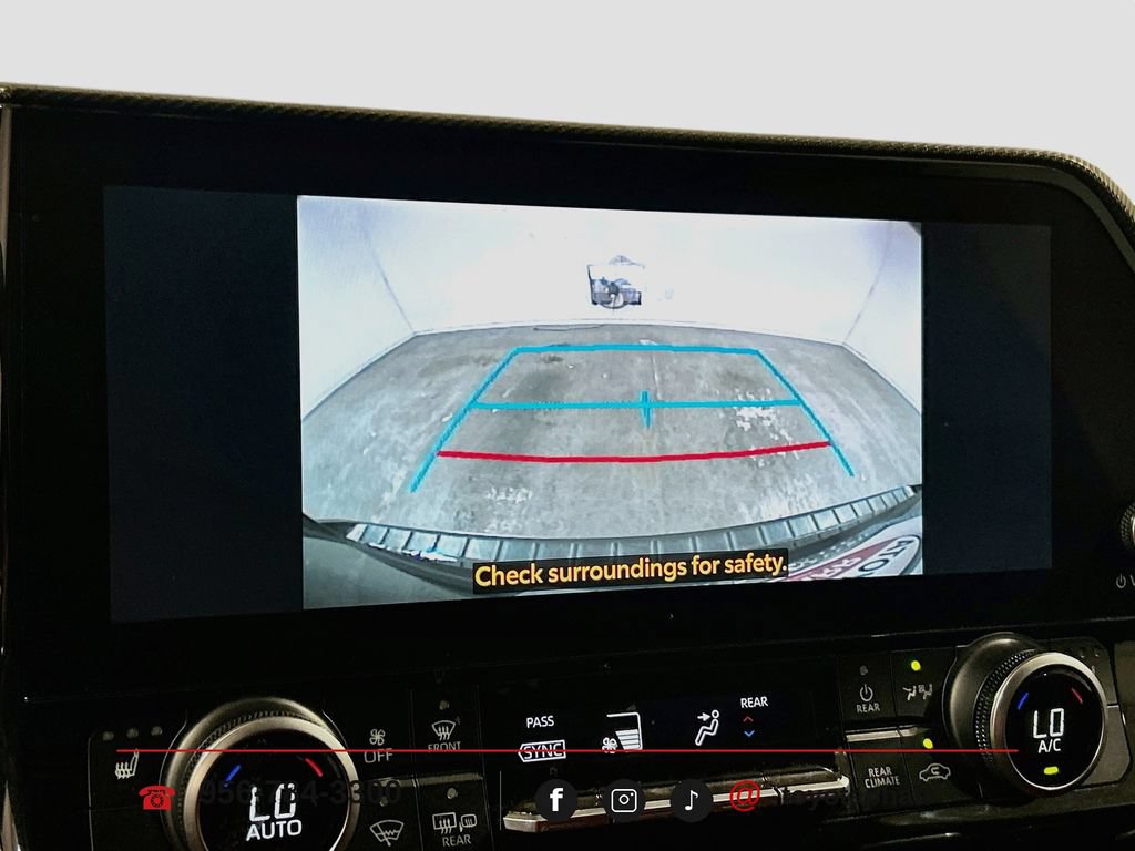 Used 2024 Toyota Highlander XSE FWD image 12