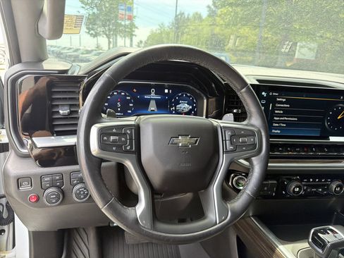 Used 2022 Chevrolet Silverado 1500 RST image 22