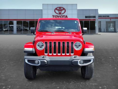 Used 2020 Jeep Gladiator Overland image 2