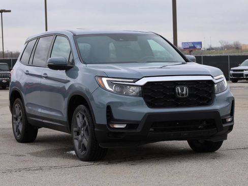 Used 2023 Honda Passport EX-L image 4