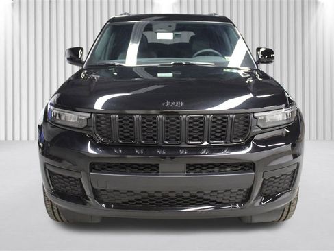 New 2025 Jeep Grand Cherokee L Altitude image 39