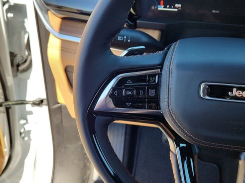 New 2026 Jeep Grand Cherokee Summit image 15