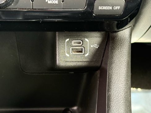 Used 2025 Jeep Compass Latitude AWD/4WD image 24