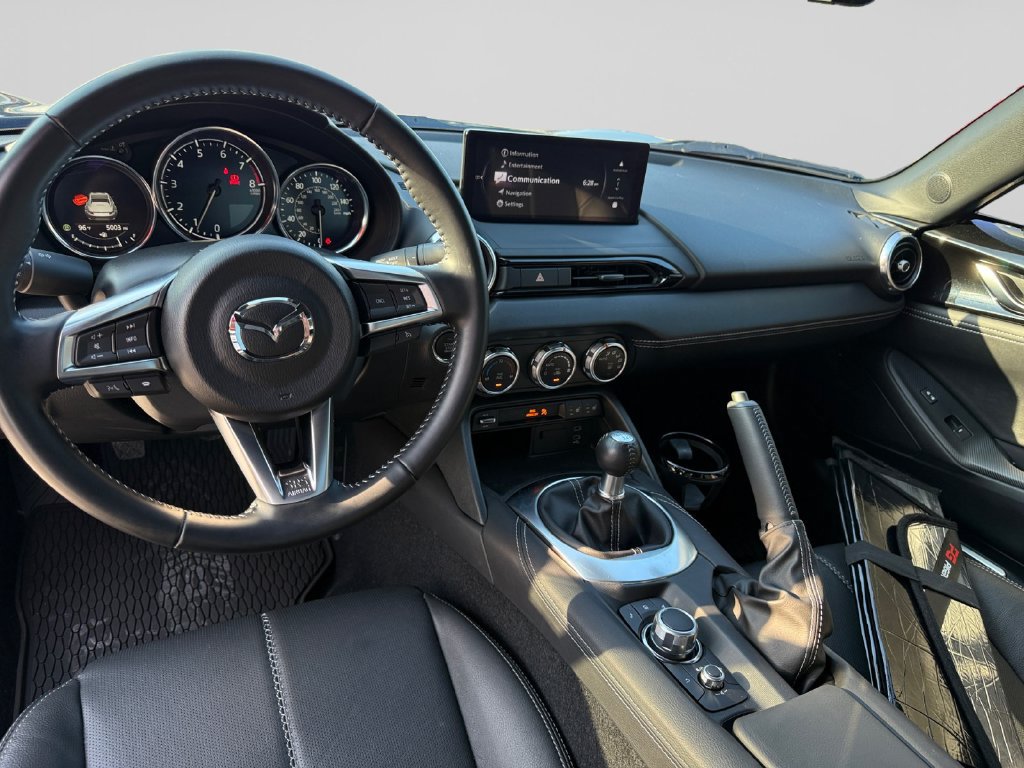 Used 2024 MAZDA MX-5 Miata RF Grand Touring RWD image 16