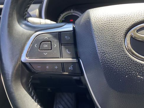 Used 2021 Toyota Highlander XLE AWD/4WD image 21