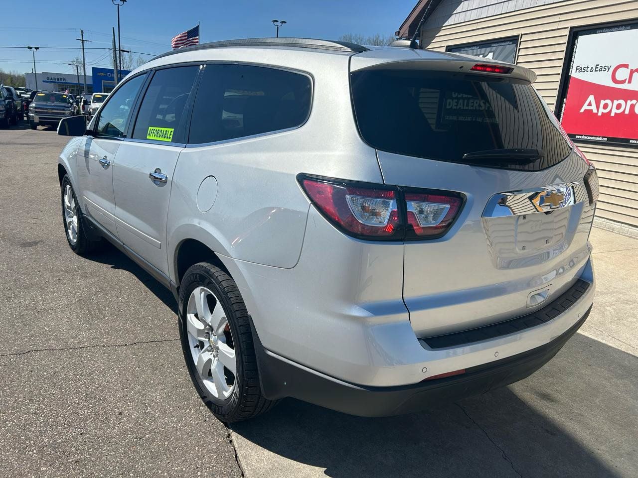 Used 2017 Chevrolet Traverse LT w/ Style and Technology Package FWD image 7