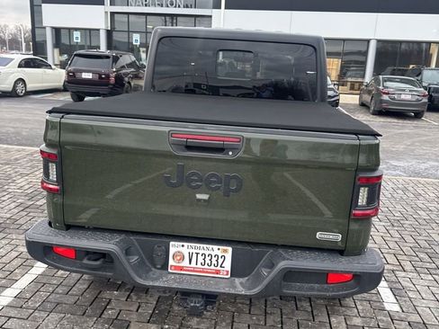 Used 2022 Jeep Gladiator Overland w/ Popular Equipment Package image 5