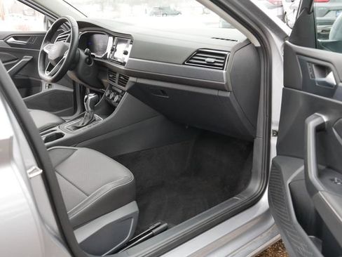 Certified 2024 Volkswagen Jetta SE image 20