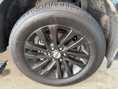 Used 2019 Ford Expedition Max Limited RWD image 22