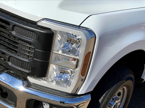 New 2026 Ford F250 XL w/ XL Chrome Package image 13