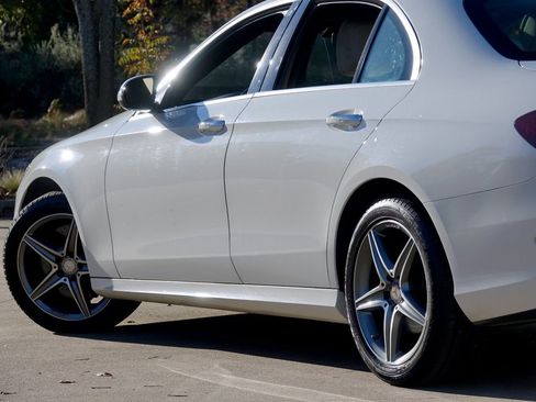 Used 2017 Mercedes-Benz E 300 4MATIC image 32