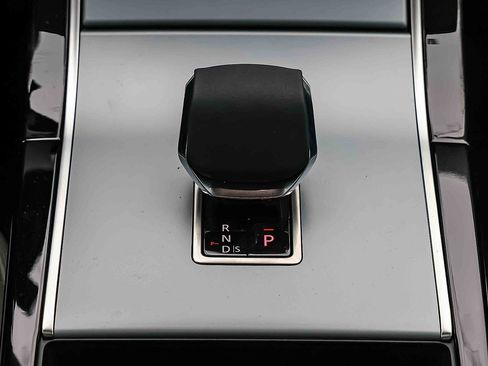 Used 2024 Land Rover Range Rover Evoque S image 13