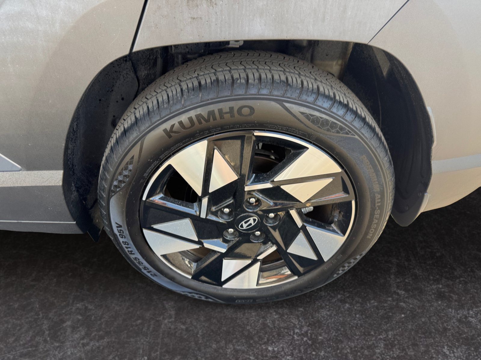 Used 2025 Hyundai Kona SEL FWD image 14