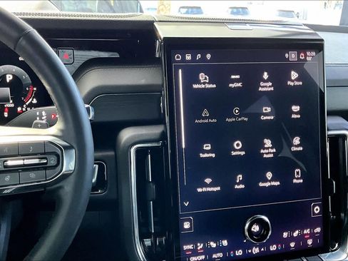 Used 2025 GMC Yukon XL Denali w/ Sun & Power Step Package image 7