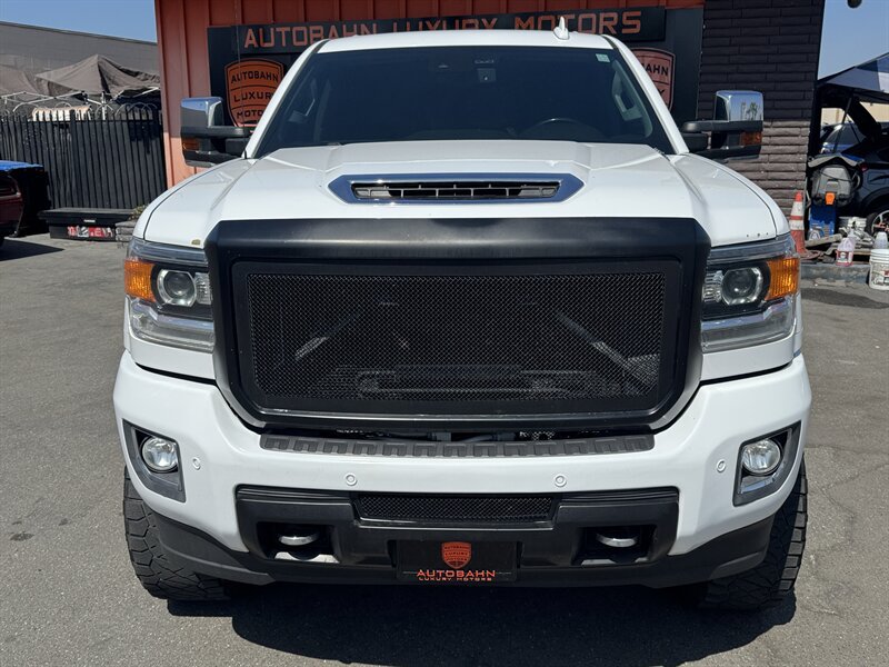Used 2019 GMC Sierra 2500 Denali w/ Duramax Plus Package AWD/4WD image 3