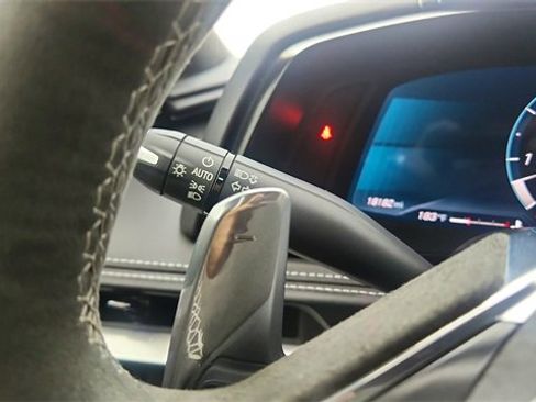 Used 2022 Chevrolet Corvette Stingray Premium Conv w/ Z51 Performance Package image 39