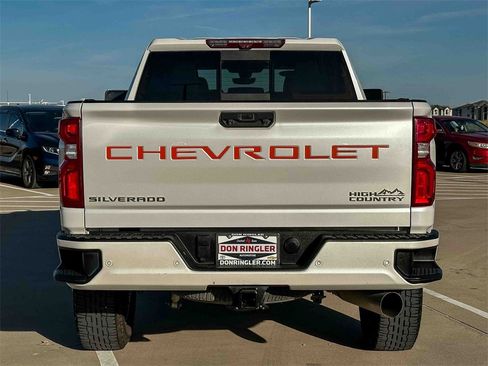 Used 2021 Chevrolet Silverado 2500 High Country w/ Z71 Off-Road Package image 4