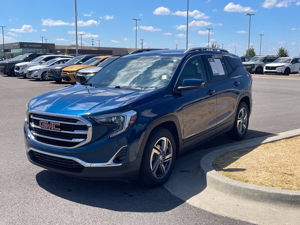 Used 2020 GMC Terrain SLT w/ Preferred Package FWD image 3