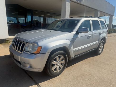 Used 2008 Jeep Grand Cherokee Limited w/ Trailer Tow Group IV AWD/4WD image 2
