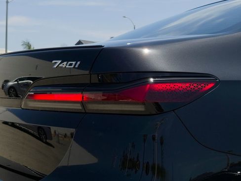 New 2026 BMW 740i xDrive AWD/4WD image 5
