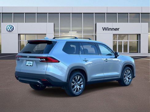 Used 2024 Toyota Grand Highlander Limited image 7