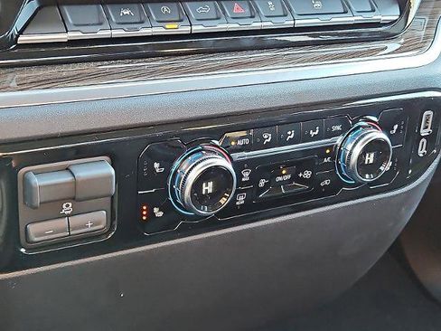 New 2026 GMC Sierra 1500 Elevation image 12