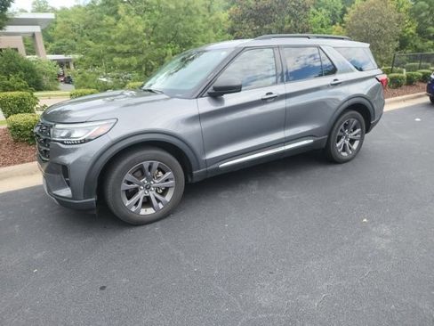 Used 2025 Ford Explorer Active w/ Active Comfort Package AWD/4WD image 13