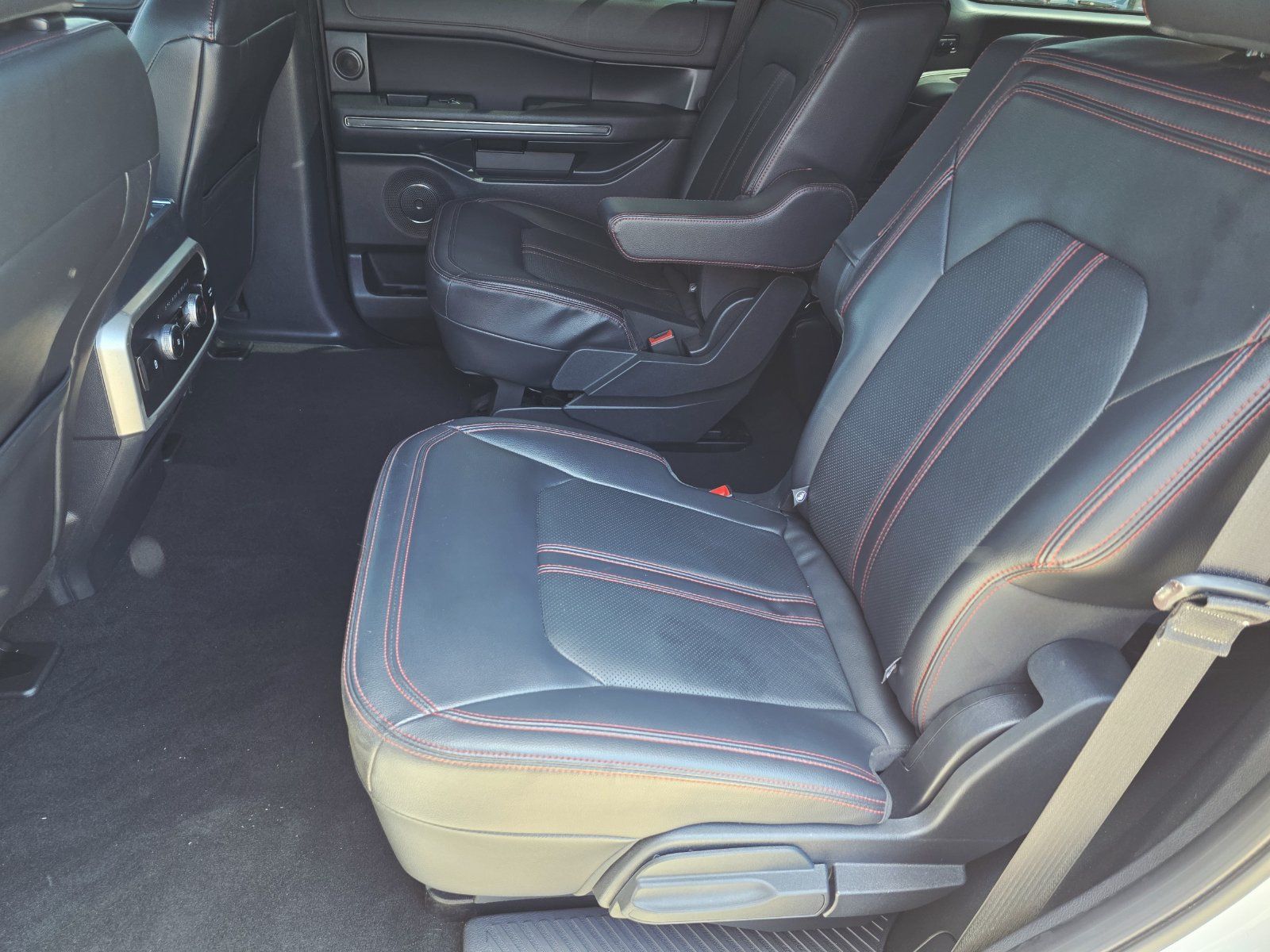Used 2023 Ford Expedition Limited RWD image 16